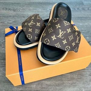 LV slides size 39